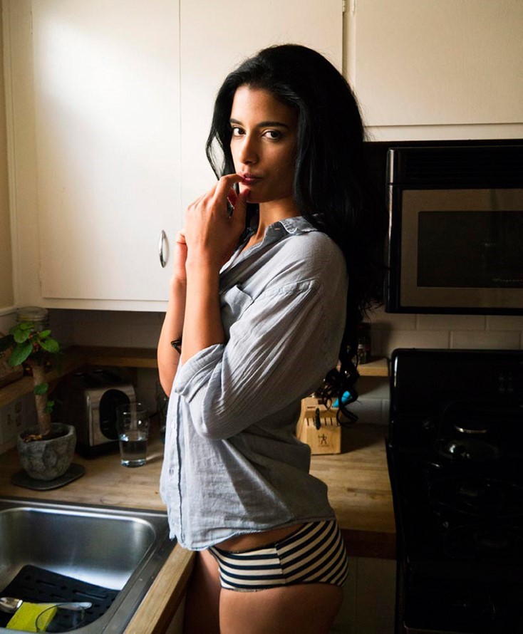 Jessica Clark is the type we’d really like to take out on a nice fancy dinn...