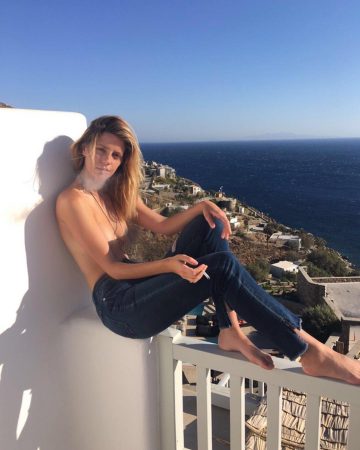 The Gorgeous Mischa Barton Is Perfect For Your Monday