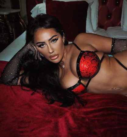 Curvaceous Sophie Kasaei Will Bring Back Your Adolescence