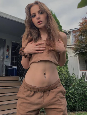 Daryna Popach: Is The Social Media Hottie You’ve Been Dreaming Of